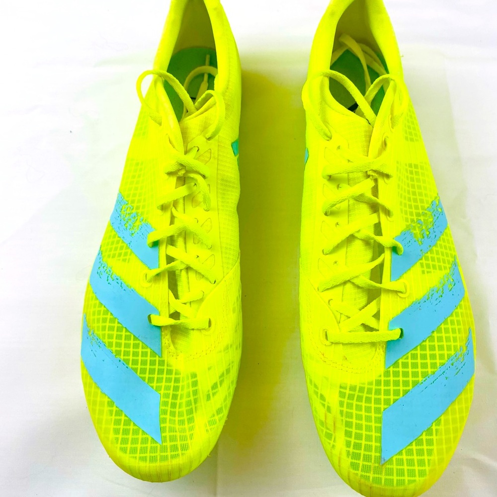 Adidas Distancestar Track Spikes for the competitive distance runner.